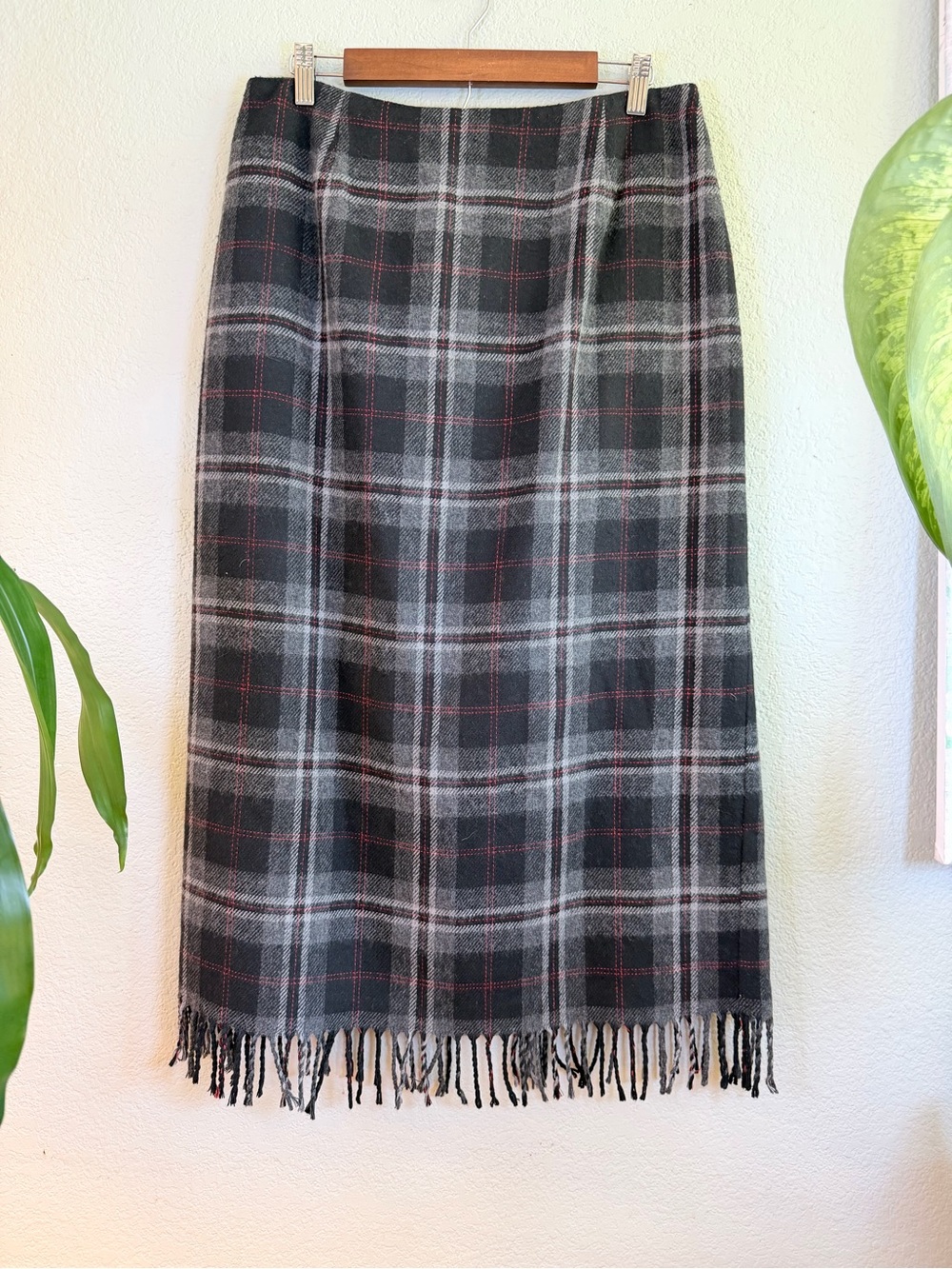 Vintage Worthington Wool Blend Grey Black Red Plaid Fringed Scarf Maxi Skirt 14